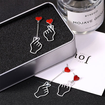 Asymmetric fingerheart Earrings - SD-style-shop